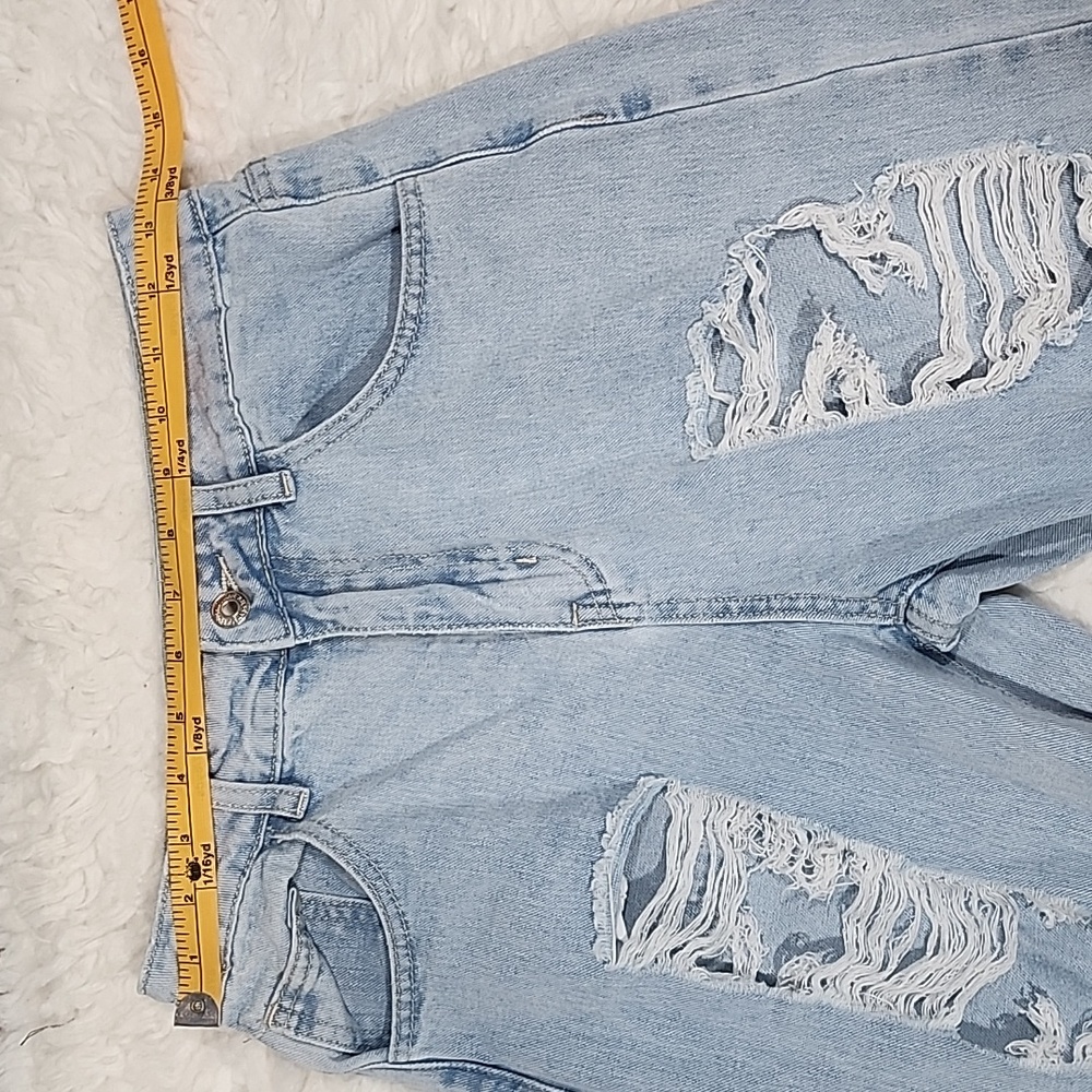 Distressed Riped High Waist Denim Jean. S - Picture 9 of 13